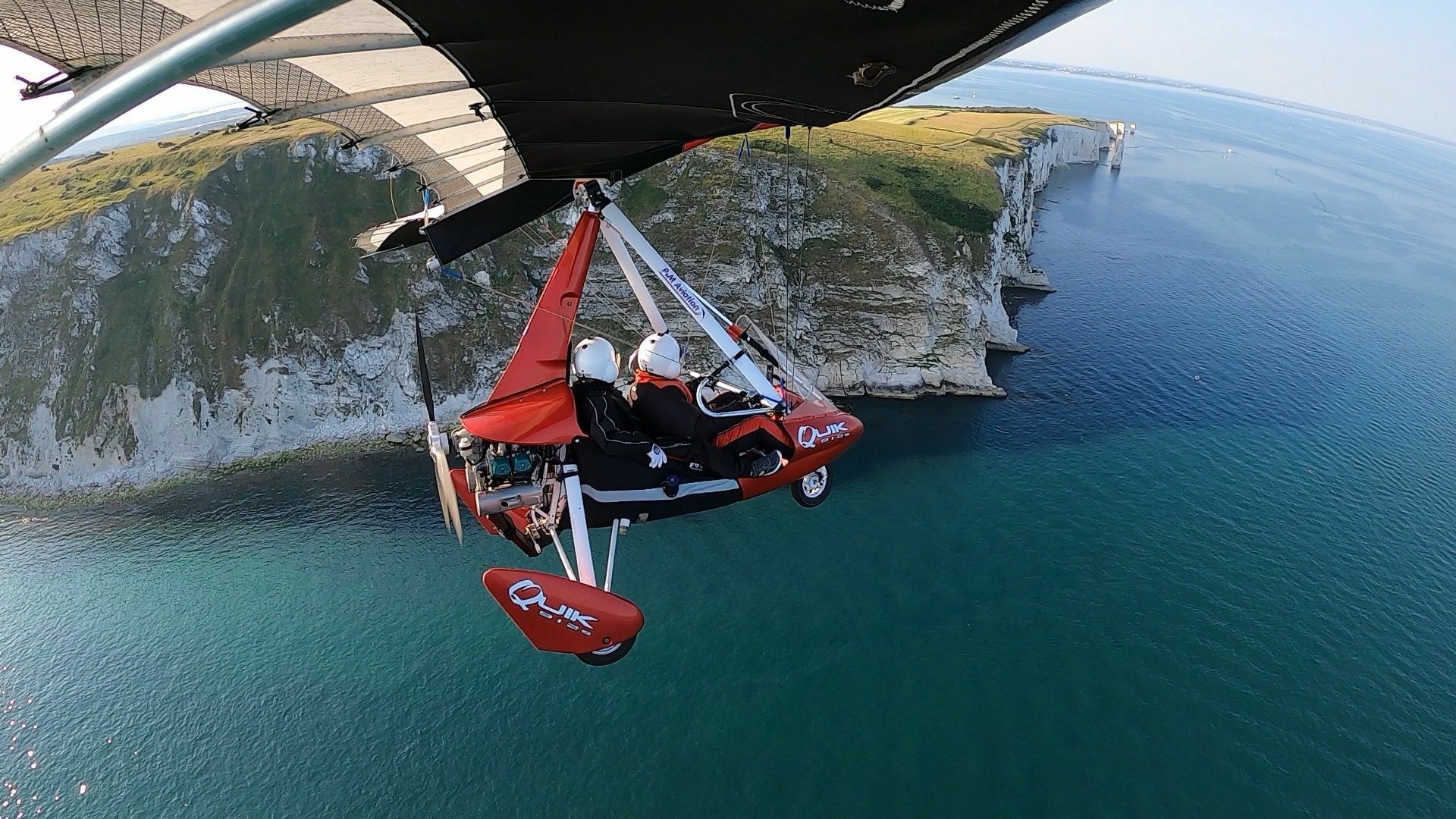 learn how to fly a microlight