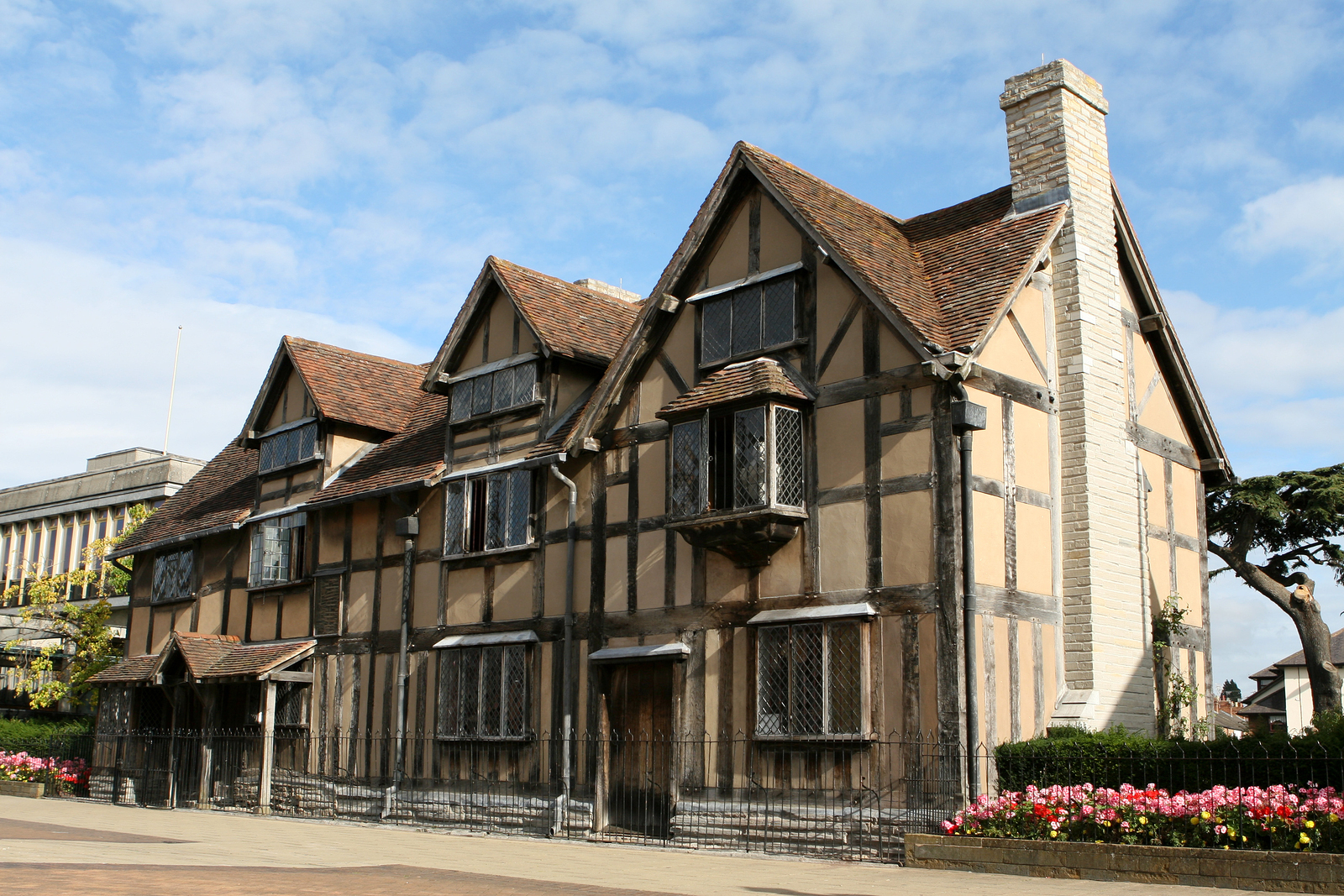 the house where william shakespeare was born in stratford upon avon