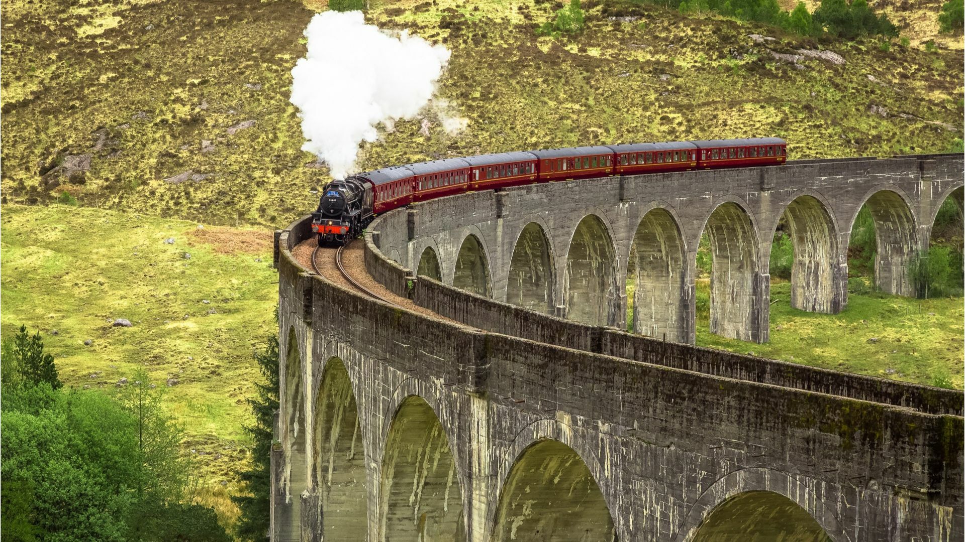 jacobite train over bridge