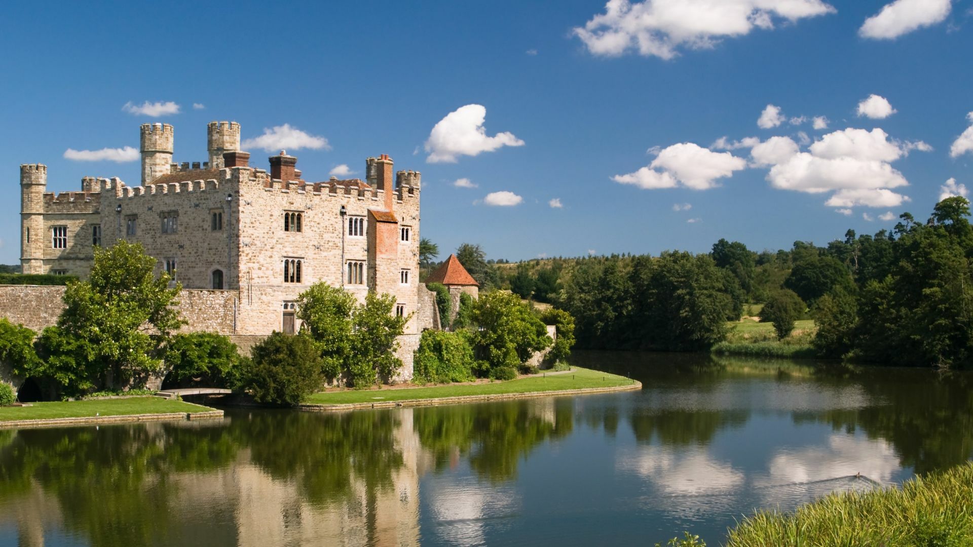 leeds castle, canterbury cathedral and dover visit by coach